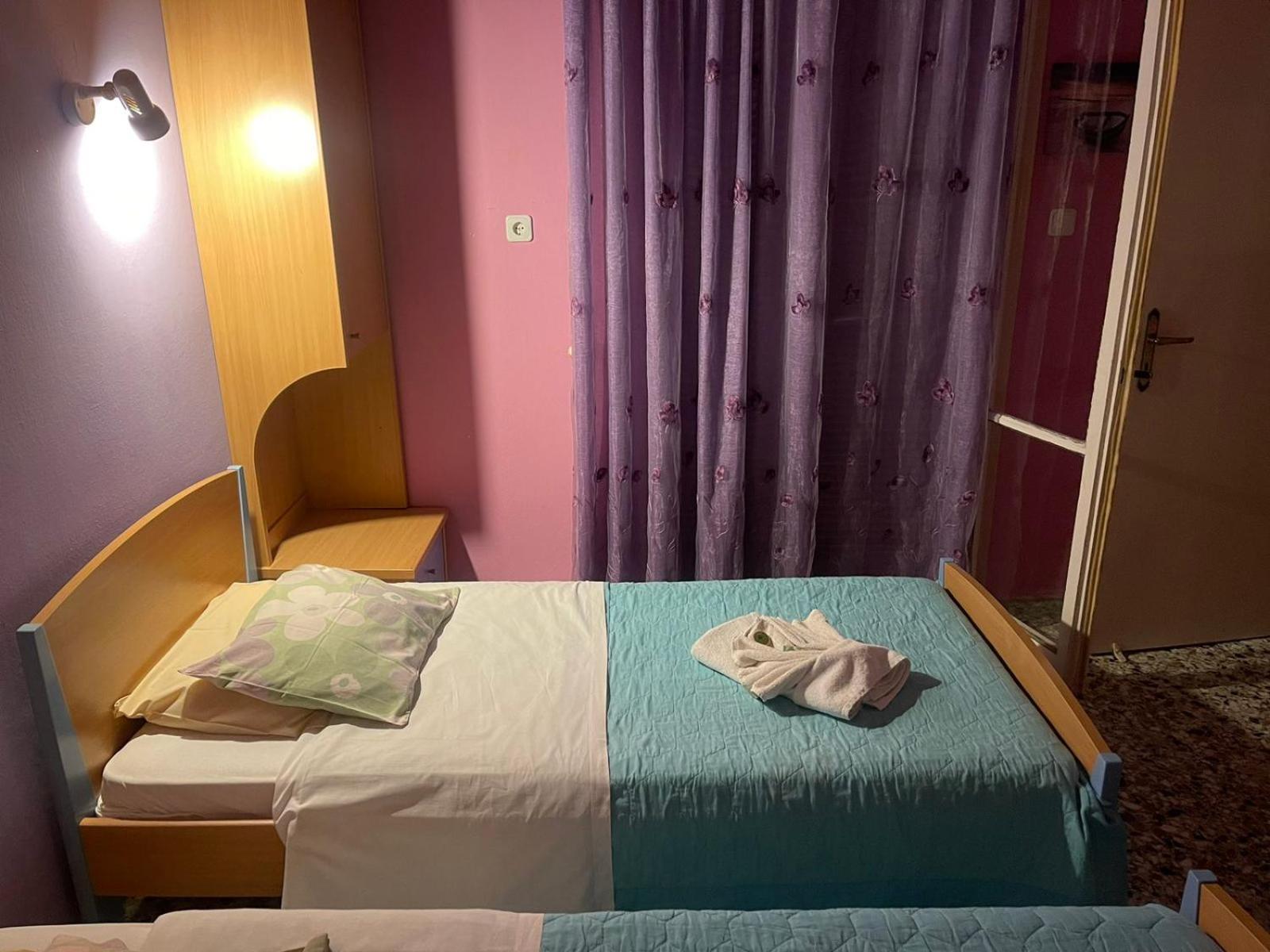 Pislis Rooms 卡梅纳维洛拉 外观 照片