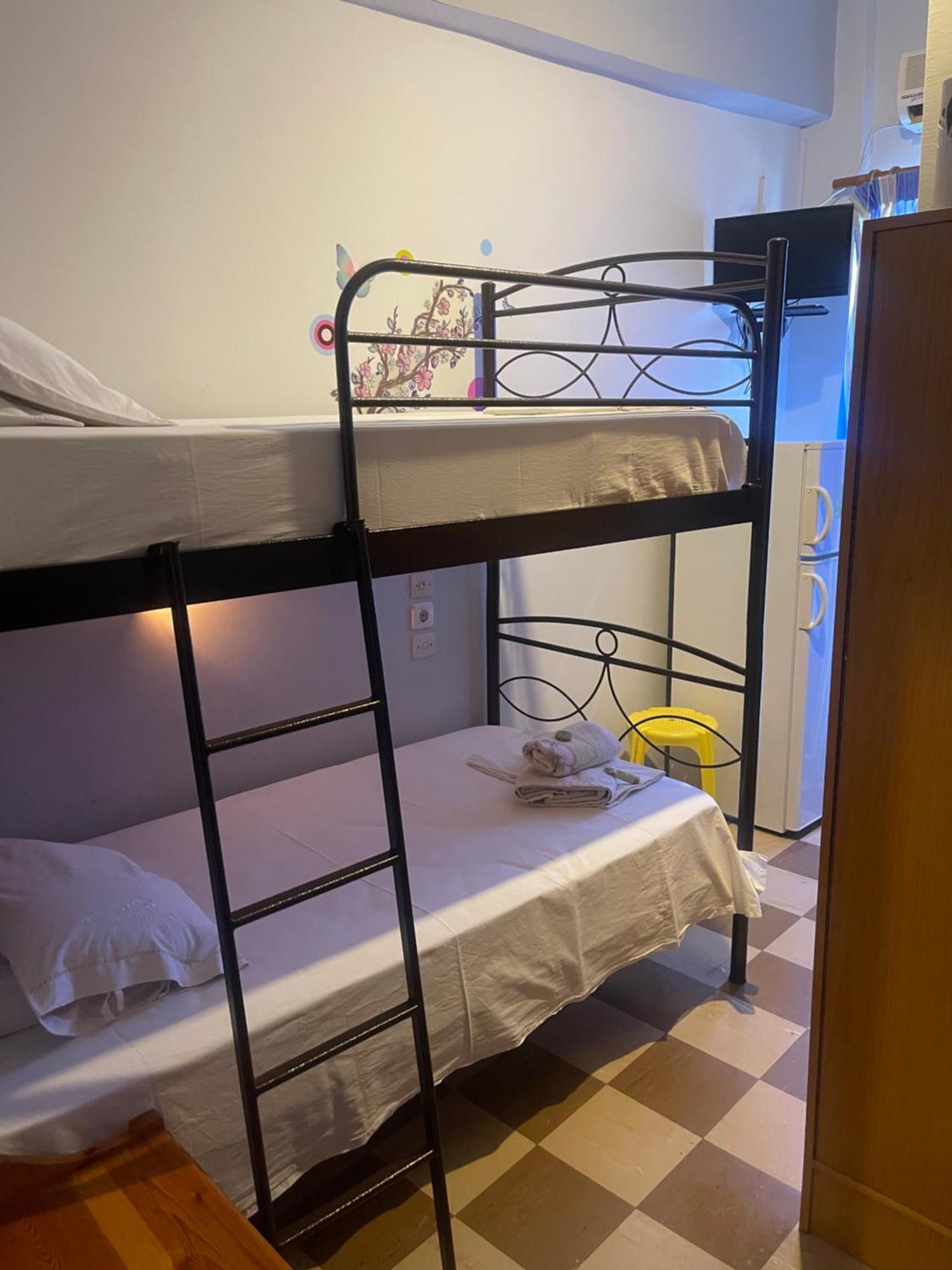 Pislis Rooms 卡梅纳维洛拉 外观 照片