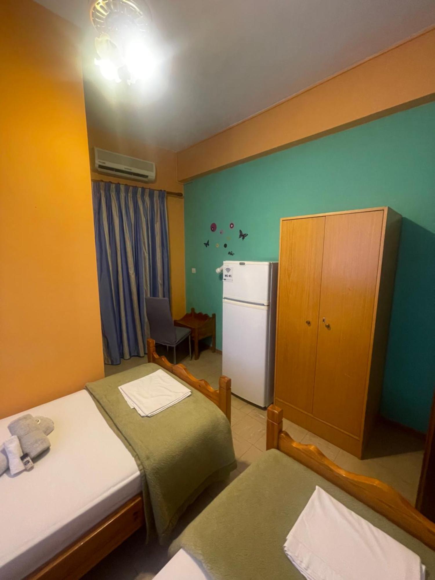 Pislis Rooms 卡梅纳维洛拉 外观 照片