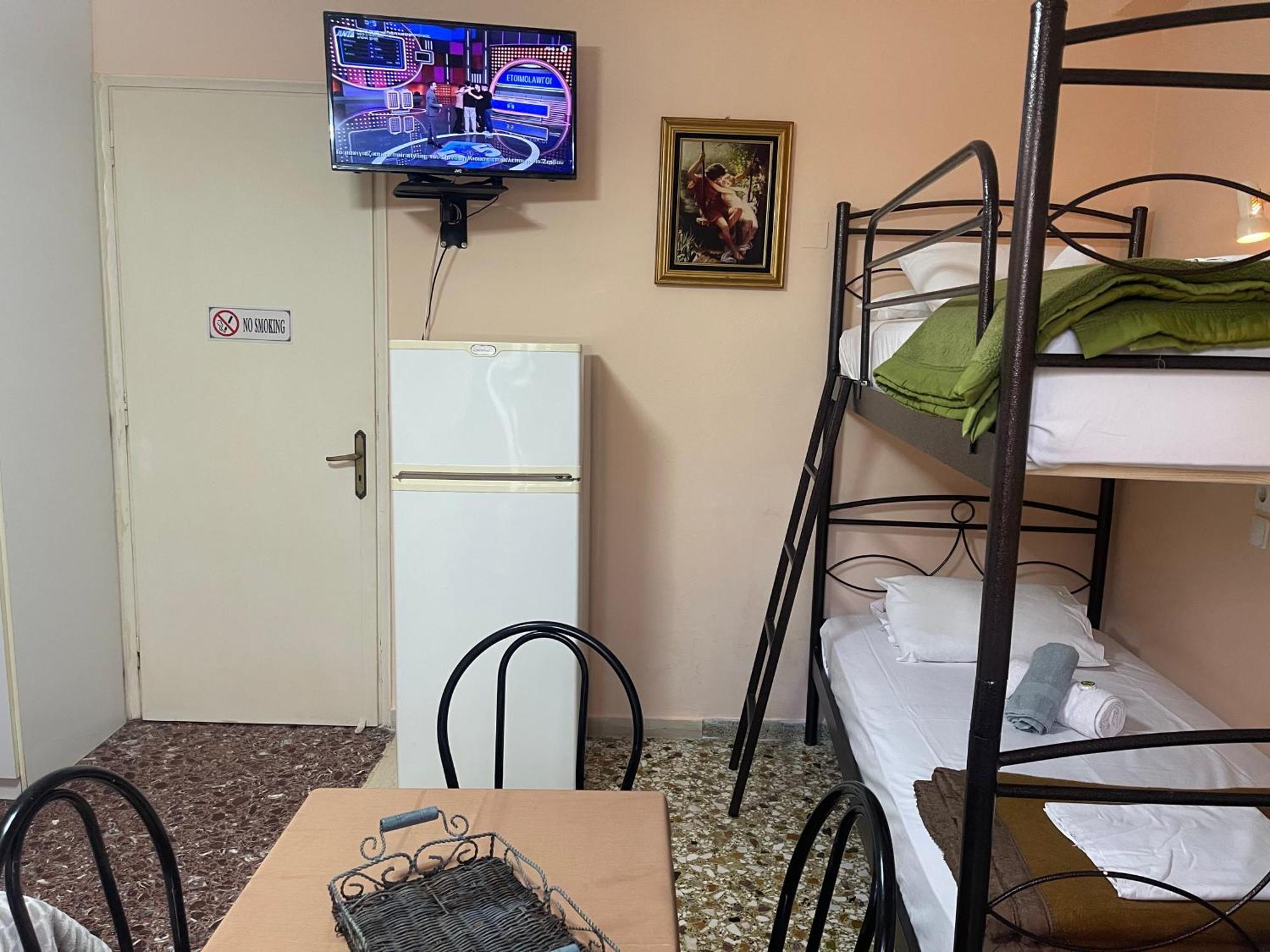 Pislis Rooms 卡梅纳维洛拉 外观 照片
