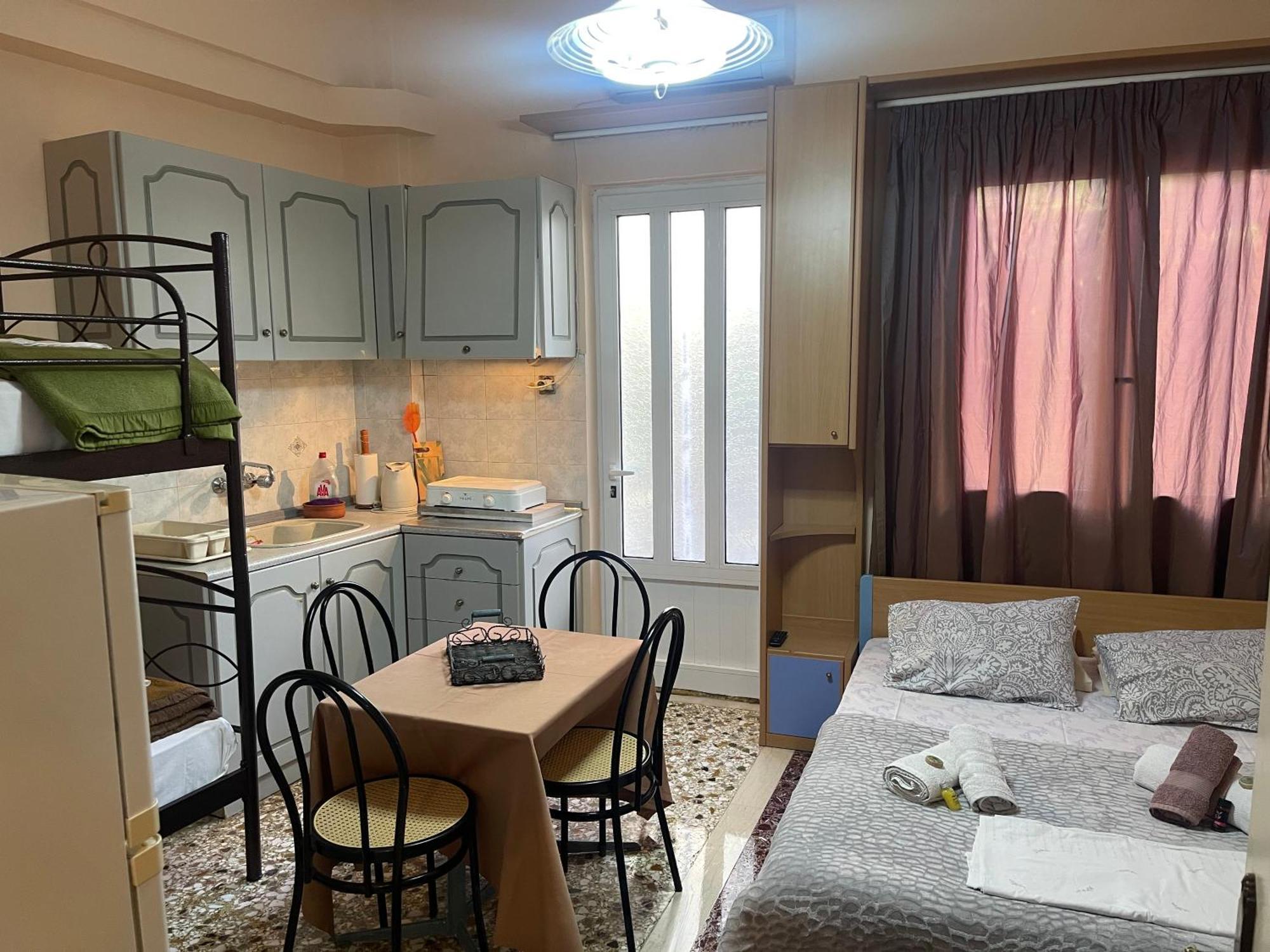 Pislis Rooms 卡梅纳维洛拉 外观 照片